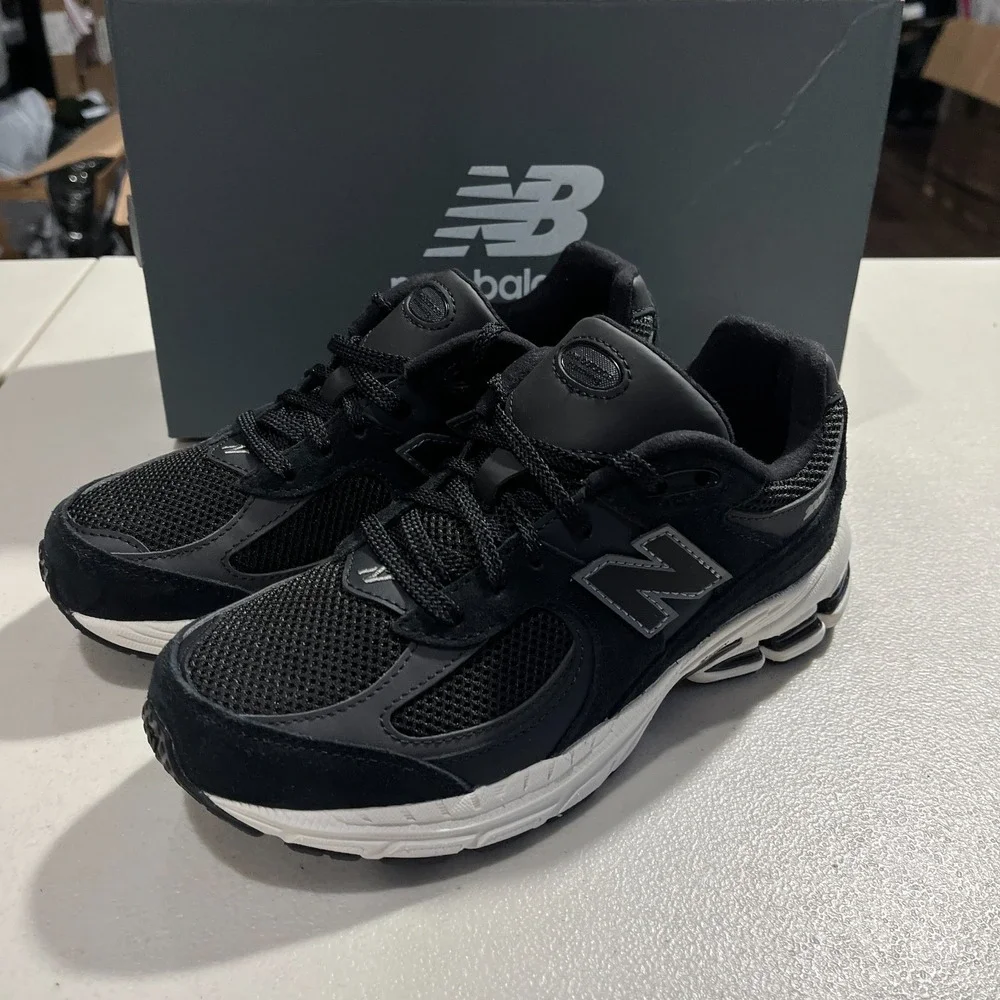 New Balance Boys 2002 Sneakers GC2002BK Suede Black Youth 4.5 / Women's 6 Shoes